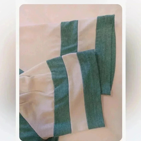 💥HOST PICK💥 CzzzyL Raglan  Sleeve Breastfeeding Nursing Maternity Top Size L - Picture 8 of 12